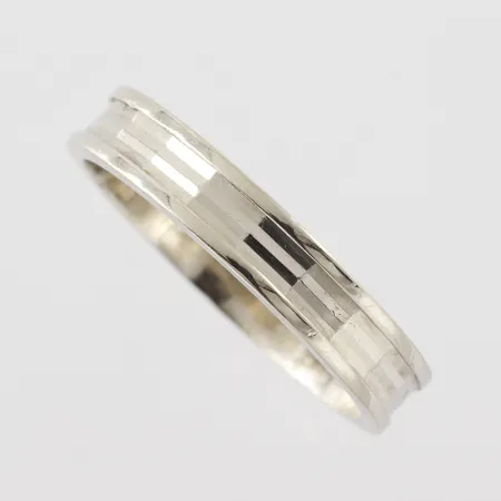 Ring mönstrad, Ceson Göteborg 1979, stl 17¼mm, bredd 3,7mm, 18k vitguld Vikt: 3,5 g