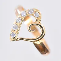 Ring med vita stenar, Stl 18½, bredd 3-12 mm, 18K. Vikt: 2,6 g