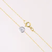 Collier med integrerat hänge med diamant ca 0,10ct, längd 50cm, bredd 1-6mm, vitguldsdetaljer, 14K  Vikt: 1,8 g