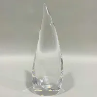 Skulptur, Hanne Dreutler, studio Åhus Sweden, år 1996, märkt HD-A2, glas, höjd ca 28cm, något repig, mindre fläckar Skickas med postpaket.