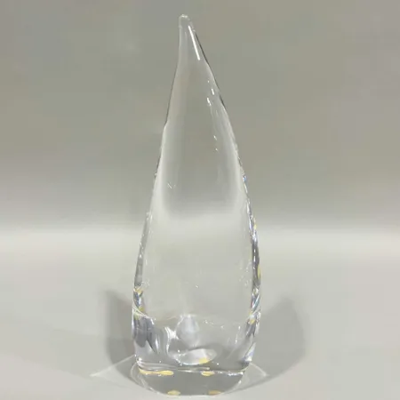 Skulptur, Hanne Dreutler, studio Åhus Sweden, år 1996, märkt HD-A2, glas, höjd ca 28cm, något repig, mindre fläckar Vikt: 0 g Skickas med postpaket.