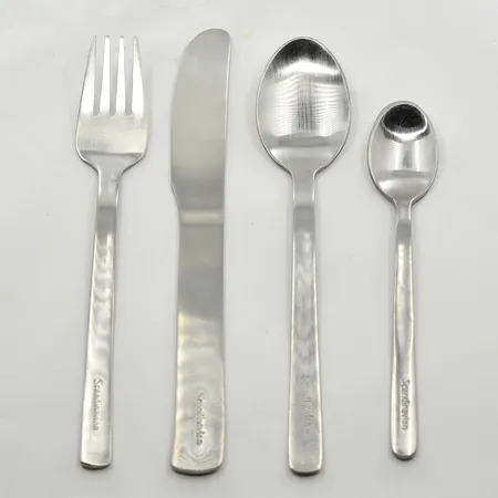 Bestick, Georg Jensen, Scandinavian, 10 gafflar längd 16½ cm, 7 knivar längd 18 cm, 9 skedar längd 16½ cm, 2 teskedar längd 13½ cm, rostfritt stål.