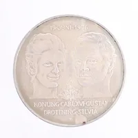 Jubileumsmynt Kungabröllopet 19 juni 1976 Konung Carl XVI Gustav och Drottning Silvia, Ø36mm, nominellt värde 50kr, silver 925/1000 Vikt: 27 g