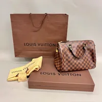 Väska Louis Vuitton Speedy 30, damier ebenecanvas, CT4194, dubbla handtag 10cm, bredd 30cm, höjd 22cm, djup 17cm, rött tygfoder med innerficka, bruksskick, liten fläck, hänglås med nycklar, smärre slitage och märken på utsida, dustbag, kartong, kvitto Stockholm 2014 Skickas med postpaket.