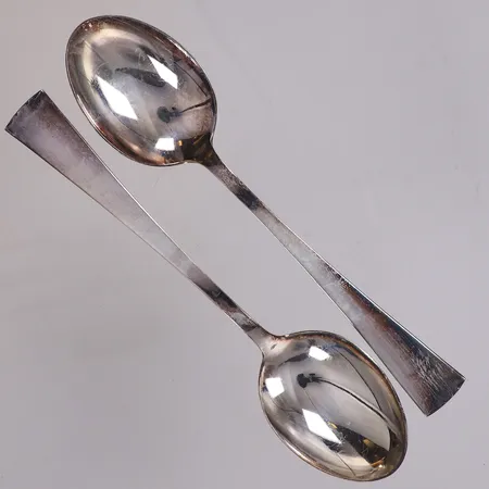 2 skedar, längd 16cm, GAB, modell Diplomat, design Gustaf Jansson 1930, 830/1000 silver Vikt: 67,2 g