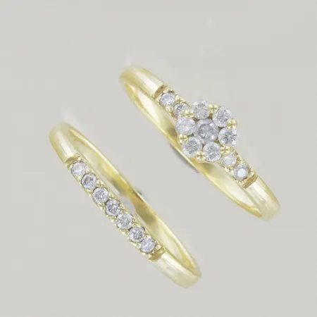 Ringar par med 18x 0,01ct, Ø 17¼ mm, 18K Vikt: 3,2 g
