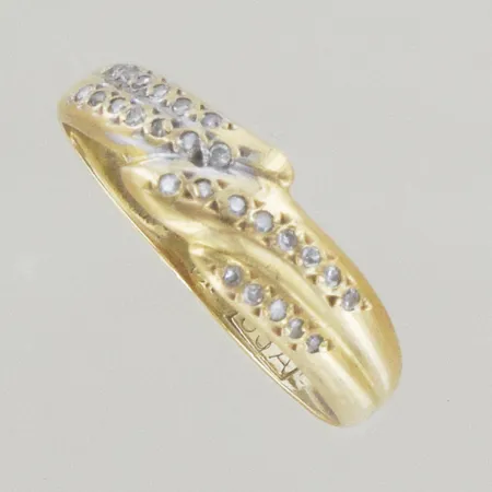 Ring med diamanter, Ø 17 mm, 18K Vikt: 1,5 g