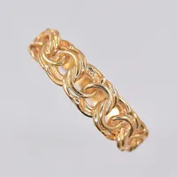 Ring Bismarck, stl 16¼, skev skena, 18K Vikt: 1,9 g