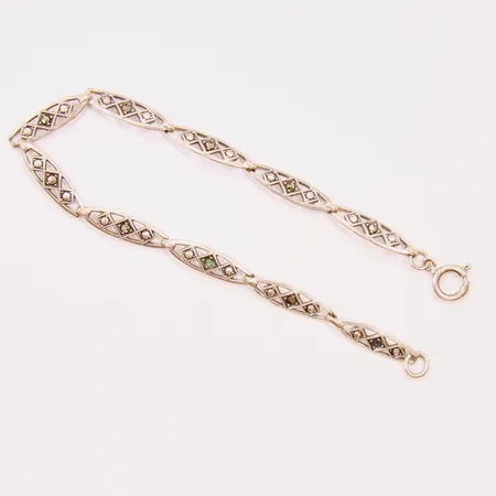 Armband med markasiter, 17cm, bredd: 4,8mm, ostämplat silver, 2 stenar saknas. Vikt: 3,6 g