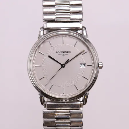 Herrur, Longines Les Grande Classiques, stål, safirglas, quartz, Ø34mm, refnr L46774, snr 30135865, flexarmband i stål ca 19cm ej orginal, mindre repor på bakboett, inga övriga tillbehör 