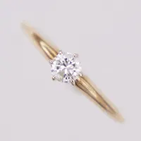 Ring, diamant, ca 0,27ct enligt gravyr, ca TCr(I)P1, stl 16¾, 14K Vikt: 1,7 g