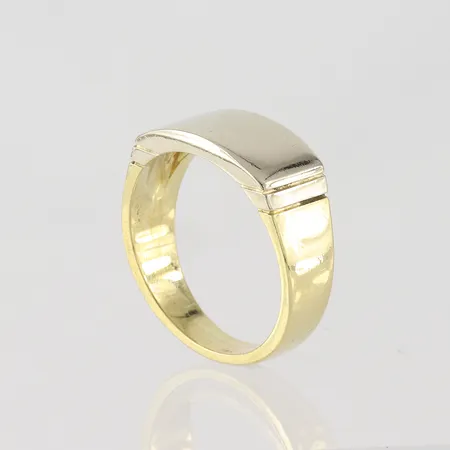 Ring tvåfärgad, stl 21¼mm, bredd 4,2-9,2mm, 18K Vikt: 11,3 g