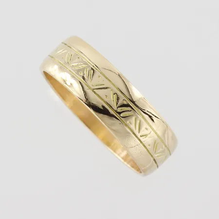 Ring mönstrad, Håkanssons Guld Hb Karlstad 1988, stl 20½mm, bredd 7mm, 18k Vikt: 7,6 g