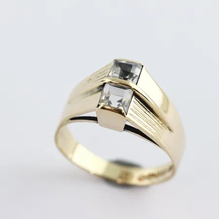 Ring med stenar,  stl 16¾ mm, bredd  2,6-9 mm, ,  Stigbert Heribert Engelbert AB Stockholm1962, 18k Vikt: 3,5 g