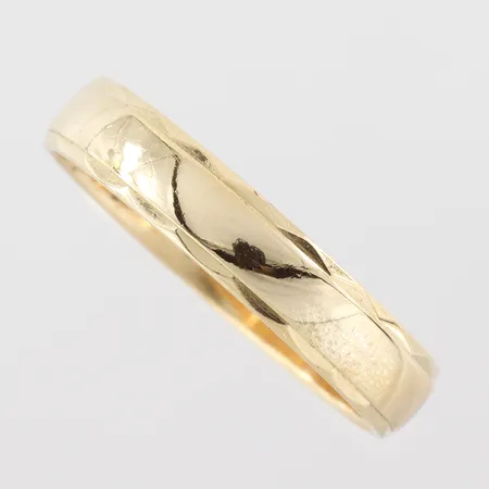 Ring mönstrad kant, stl 18½ mm bredd ca 4 mm, BÖS, 18k Vikt: 3,1 g