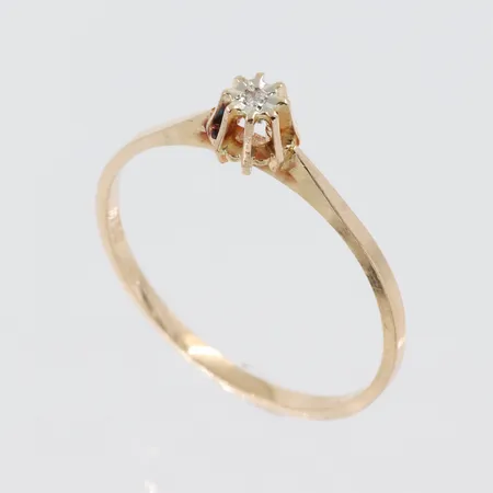 Ring med diamant 0,01ct, stl  18½mm, bredd ca 1,3mm, 18K Vikt: 1,5 g