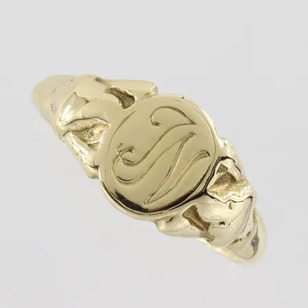 Ring monogram, stl inte helt rund ca 19 mm, 1,5-9,5 mm, 14k Vikt: 3,9 g