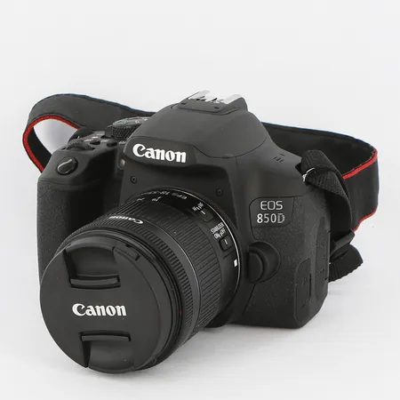 Kamera Canon EOS 850D,serienr: 243033000916, Objektiv Canon EFS 18-55mm, 58mm, 1:4-5.6, serienr: 1142043488, batteri, batteriladdare, kameraväska, minneskort sandsik 64GB, instruktionsbok, låda, kvitto inköpt 2022 Skickas med postpaket.