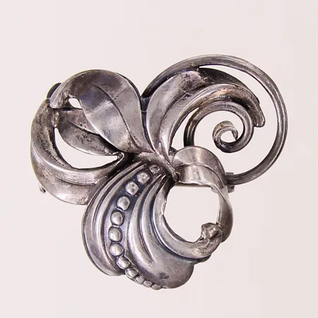 Brosch med dekor av blomma, 38x20mm, silver 830/1000 Vikt: 6,5 g