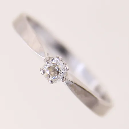Ring med diamant 0,17ct enligt gravyr, gammalslipad, stl 18, bredd 2mm, vitguld, 18K Vikt: 2,5 g