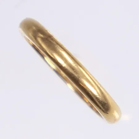 Ring, stl 15½, bredd 3mm, gravyr, 18K  Vikt: 3,3 g