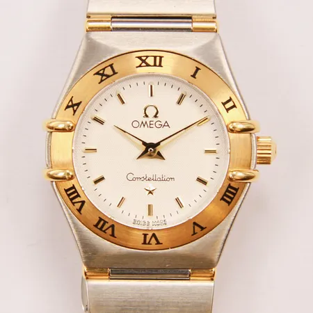 Damur Omega constellation, stål/guld, quartz, 23mm, halvstav, länknr: 6553/865, boettnr: 57065631, inga tillbehör