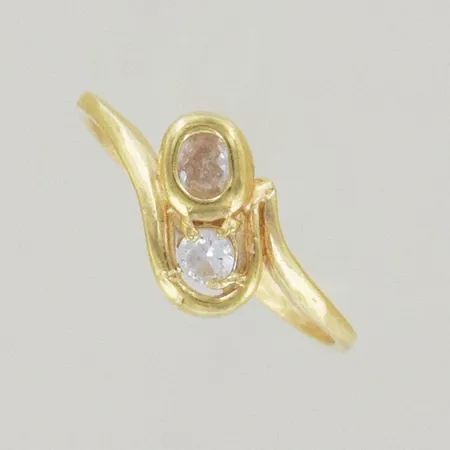 Ring med stenar, Ø 15 mm,18K  Vikt: 1,4 g