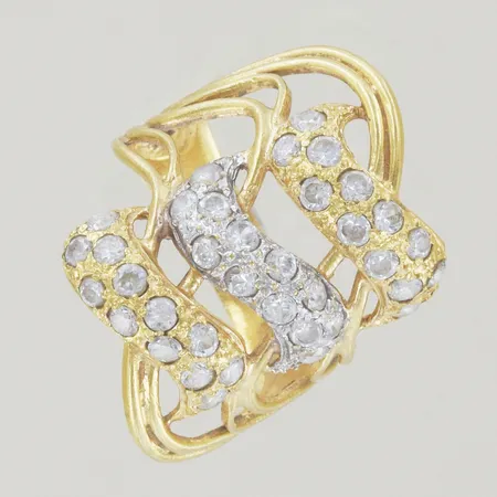 Ring med stenar, Ø 18½ mm, höjd 24 mm, ojämn skena på baksidan, 18K  Vikt: 9 g