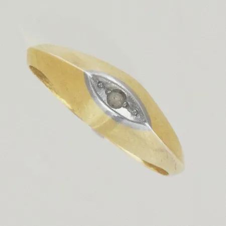 Ring med sten, Ø 17½ mm, bredd 6 mm, 18K  Vikt: 2,5 g