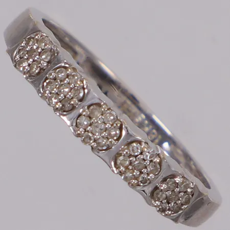 Ring med diamanter 35xca0,005ct åttkantslipade stl 16, bredd 2,1-3,1mm, vitguld, 18K Vikt: 2,3 g