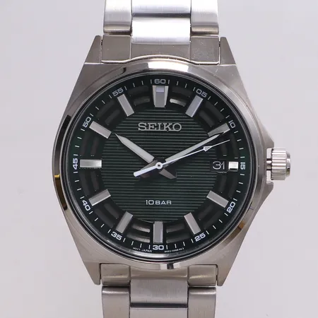 Herrur Seiko 10 Bar, stål, quartz, 40mm, refnr 6N52-00G0, serienr 1D7295, datum, grön urtavla, stållänk ca 20cm, box. 