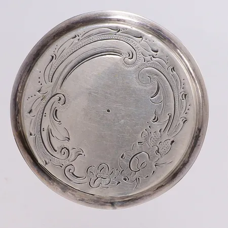 Dosa, höjd 3cm, Ø5cm, år 1858, gravyr, bucklor, sprickor, 830/1000 silver  Vikt: 34,3 g