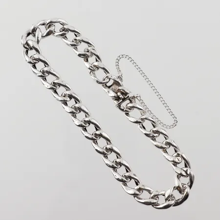 Armband pansar,  ihåligt, längd ca 19cm, bredd 7,5mm, silver ostämplat Vikt: 7,8 g