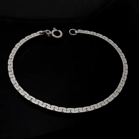 Armband, silver 925/1000, manglad modell, längd 18 cm, bredd 2,5 mm, fint skick  Vikt: 3,1 g