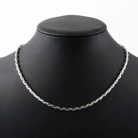 Collier, längd 44cm, bredd ca 2,6mm, silver 830/1000 Vikt: 22,6 g