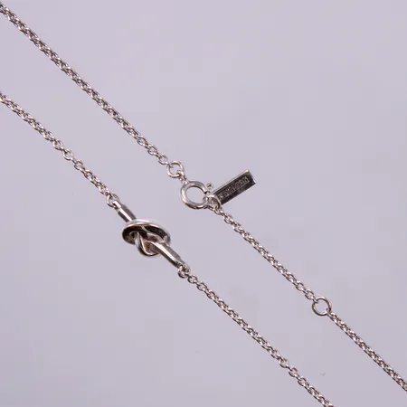 Collier, Efva Attling Love knot, längd: ca 44cm, justerbart, bredd: ca 41-7mm, 925/1000, silver Vikt: 5,5 g