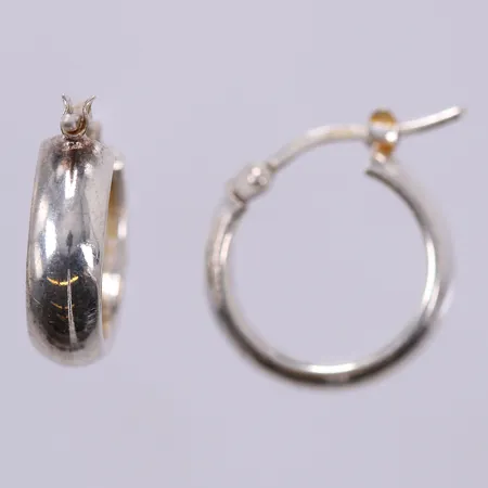 Ett par örhängen, längd: ca 1,5cm, bredd: ca 5mm, 925/1000, silver Vikt: 3,3 g