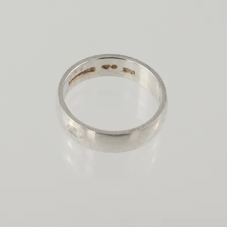 Ring, stl 18¾mm, bredd 5,5mm, Ceson Guldvaru Ab Göteborg 1972, silver Vikt: 4,6 g