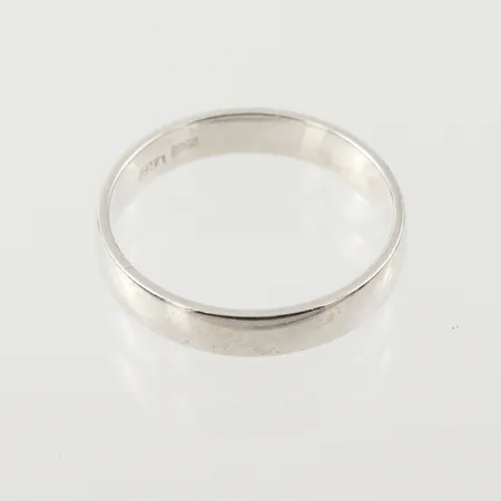 Ring slät, stl 19¾mm, bredd 4mm, Guldfynd, silver 925/1000  Vikt: 3 g