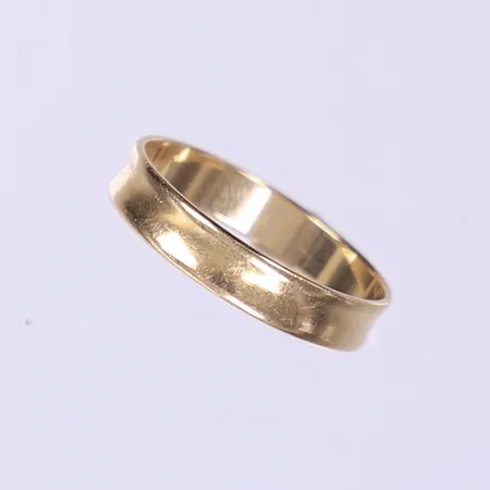 Ring, stl 18¾, bredd 4mm, 18K Vikt: 2,2 g