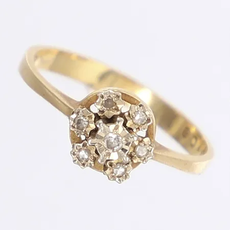 Ring med diamanter totalt 0,08ctv W/SI enl. gravyr, stl 17¼, bredd 2-7mm, 18K Vikt: 2,7 g