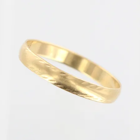 Ring stl: 20, bredd: 3,4mm, något skev skena, 18K  Vikt: 1,9 g