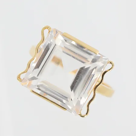 Ring, Stigbert, Heribert Engelbert, med bergkristall ca 10.00ct, Stockholm,år 1946, stl: 17½ 18K guld Vikt: 5,6 g