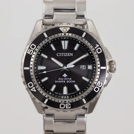 Herrur Citizen Eco Drive Divers 200m, Ø 45 mm, datum, stål, refnr: E168-S111501, serienummer: 022030491, länk med viklås, total längd ca 17,5cm, länk ej original, kronan skadad/skev, skruvar ej in  Vikt: 0 g