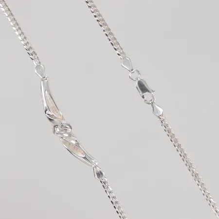 Collier med integrerat hänge, manglad pansar, 42cm, bredd 2,8-8mm, GFAB, 925/1000 silver Vikt: 11,2 g