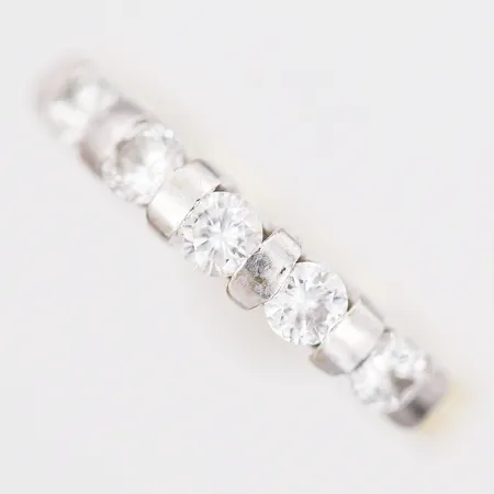 Ring rödguld/vitguld med diamanter 3x0,10ct, samt 2 syntetiska, stl 16, 18K Vikt: 5,1 g