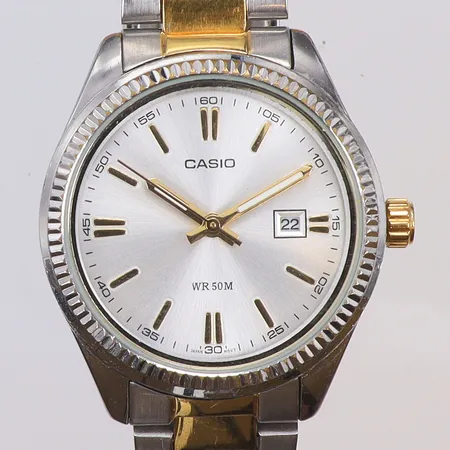 Damur Casio WR 50M Ø30mm, boett nr. 3363 LTP-1302P, quartz med stållänk, med slitage, extra länkbitar finns 