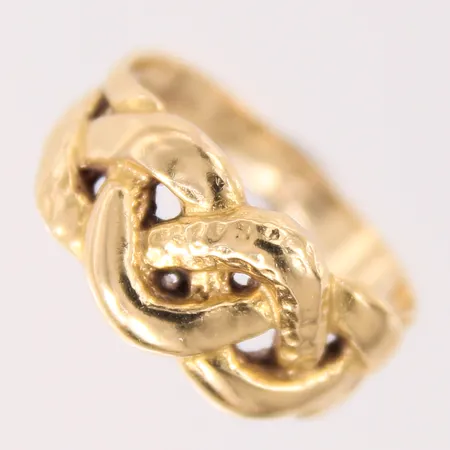 Ring med bankad dekor, stl: 17, bredd: 2,7-9,4mm, 18K  Vikt: 4,2 g