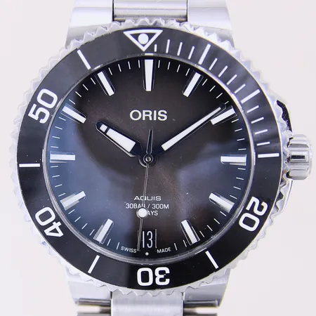 Herrur Oris Aquis, stål, automatisk, ref-nr: 01.400.7769.4154, serie-nr: 3907418, Cal. 400, datum, safirglas, Ø41,5mm, stållänk samt viklås med repor, mindre repor på boett, tre extra länkbitar, kvitto på nedkortning av länk från Erikson Urhandel år 2022, garantikort, manual, box, ytterkartong Vikt: 0 g