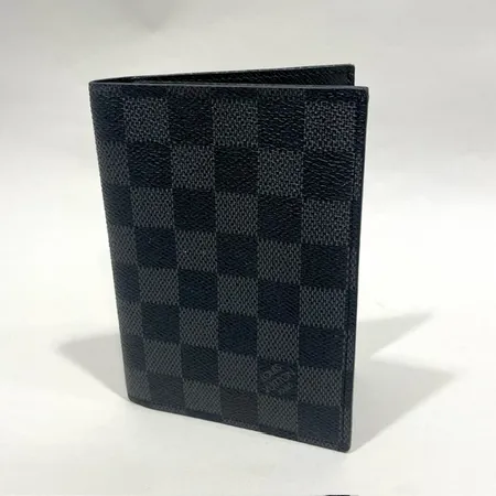 Passfodral Louis Vuitton, Damier Graphite, datumkod: MB3178, modell-nr: N64411, mått ca 14x10cm, bruksskick, kvitto från Louis Vuitton Tjeckien år 2018, Parizska 3, box, dustbag med fläckar  Vikt: 0 g